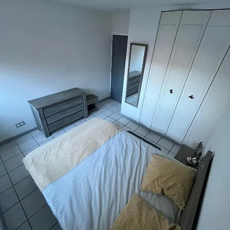Apartment 270m From *