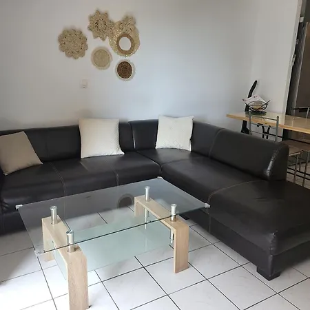 Air Conditioned 270m From Apartman Saint-Raphaël