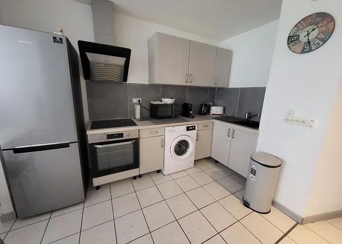 Air Conditioned 270m From *