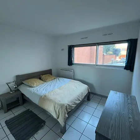 Apartment Air Conditioned 270m From *