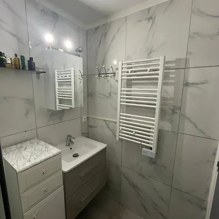 Air Conditioned 270m From Saint-Raphael (Var)