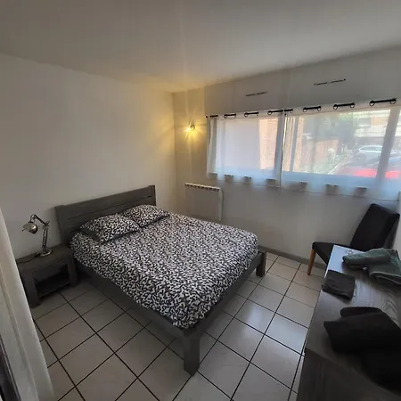 Apartment Air Conditioned 270m From *